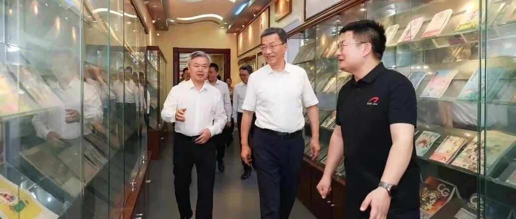 白杨资讯丨教育部党组书记、部长怀进鹏调研中国传媒大学