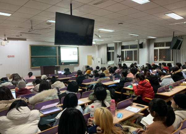 经济与管理学院举办朋辈校友新生成才教育讲座第二场