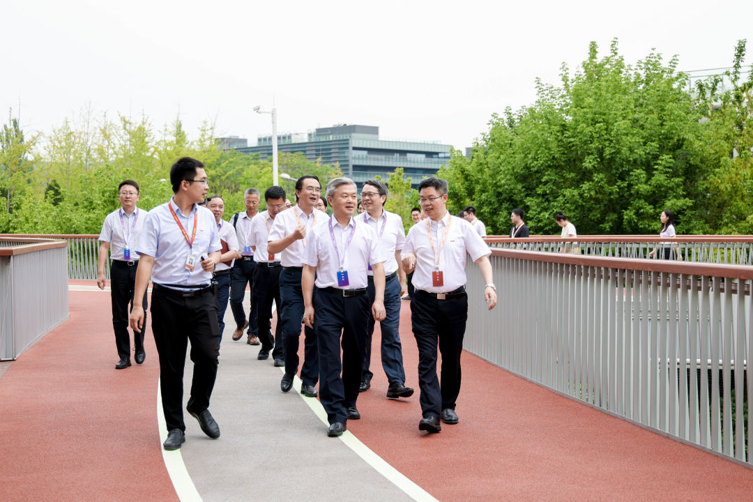 共商合作·共创未来｜廖祥忠书记、张树庭校长一行赴中国电子科技集团有限公司访问交流