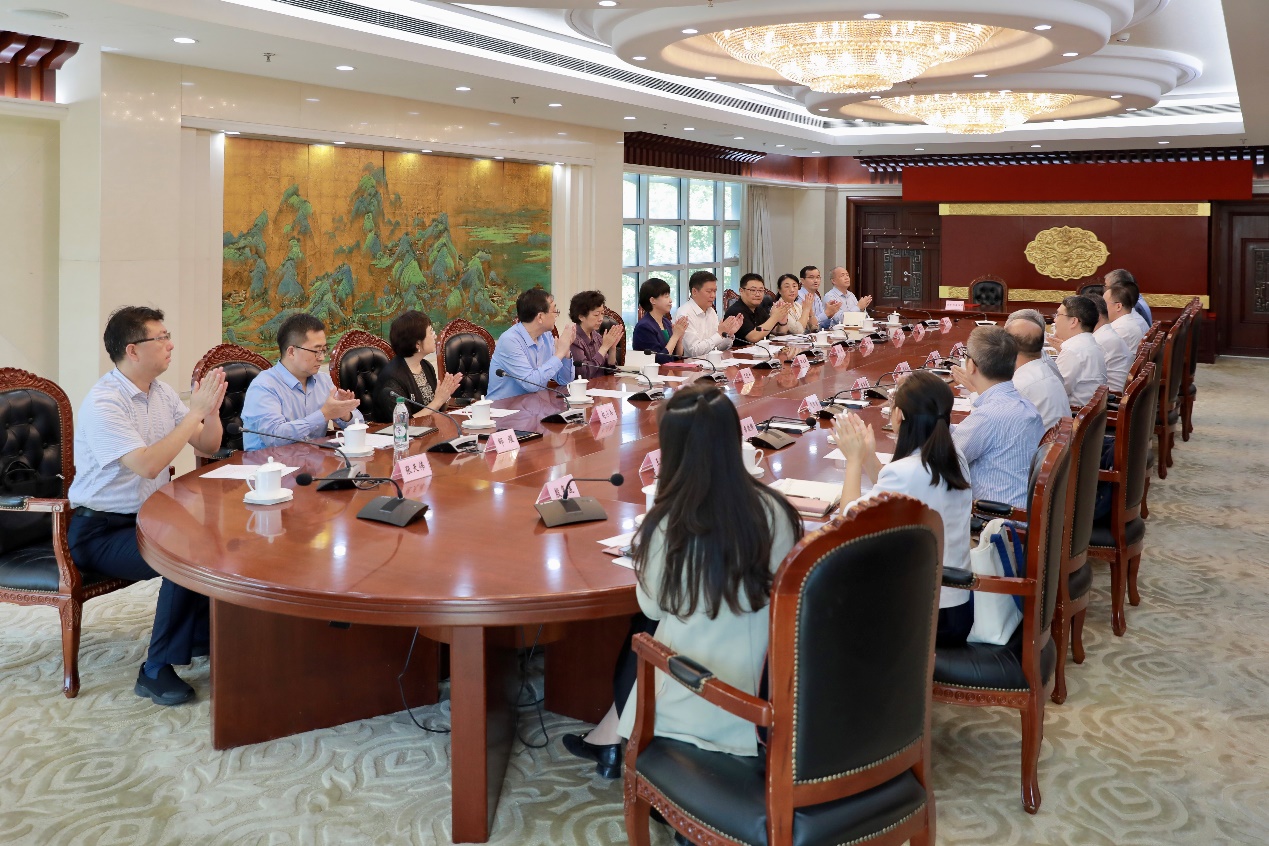 教育部与我校续签共建国家语言资源监测与研究有声媒体中心协议