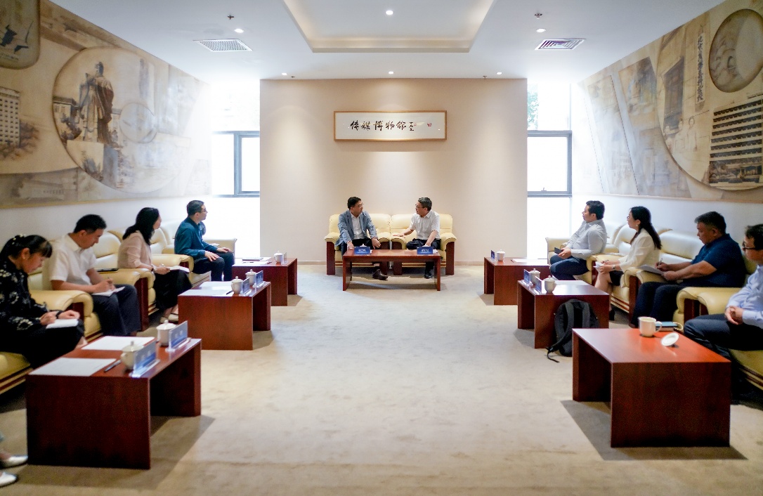 北京市台办主任霍光峰一行来校调研