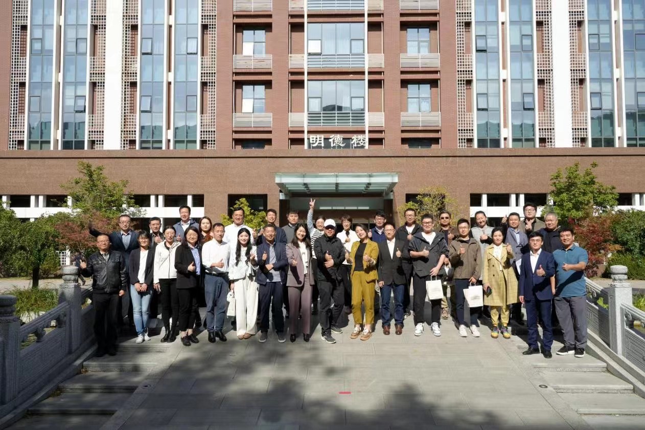 “凝心聚力促发展，访企拓岗共育人”——我校召开校友企业交流会