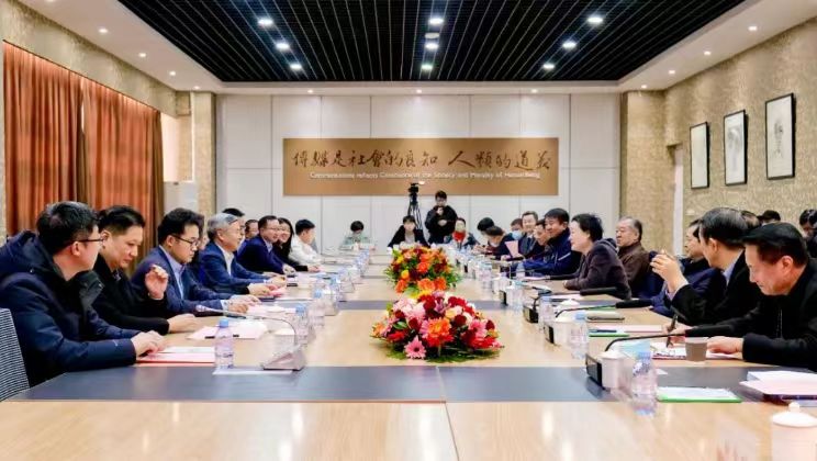 廖祥忠书记率队赴河北传媒学院考察调研