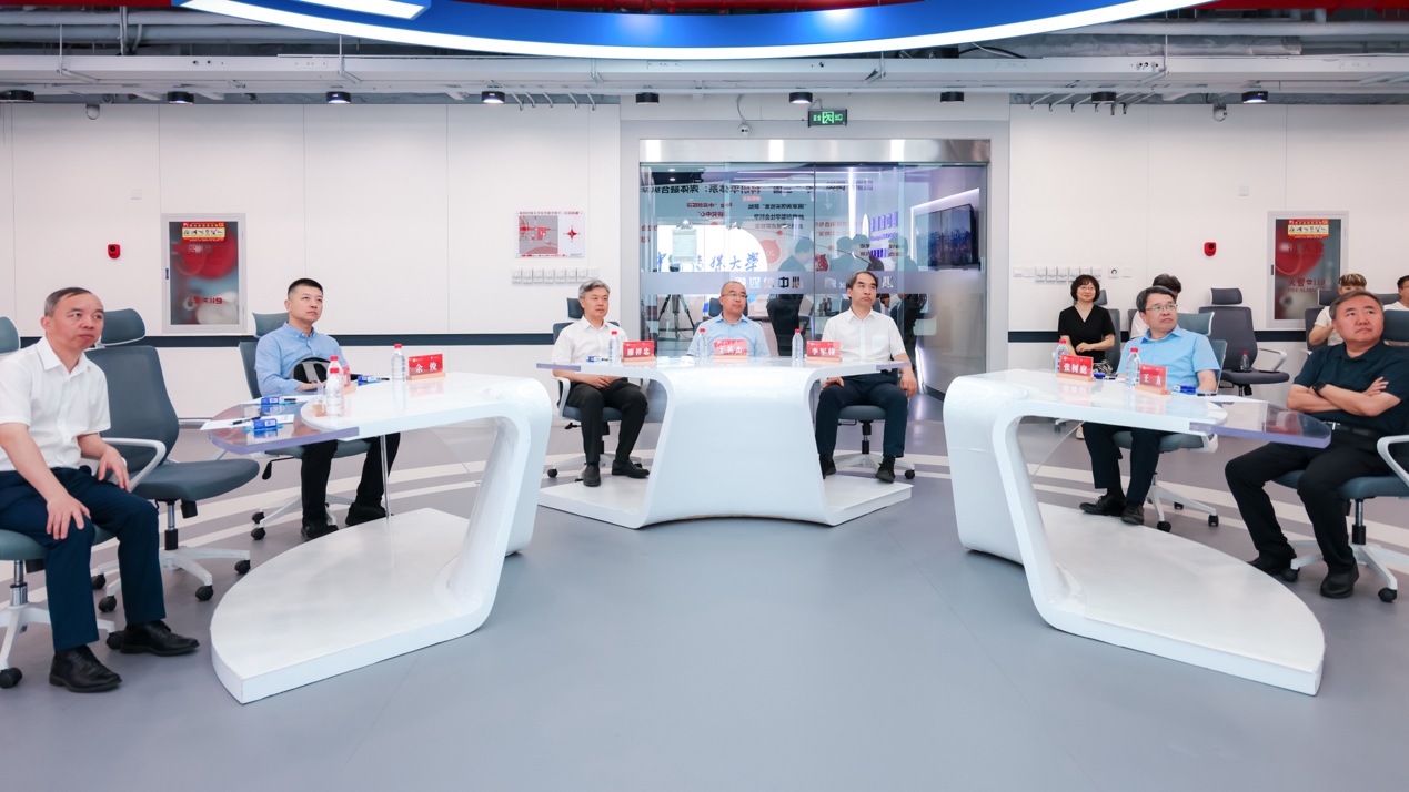 北京市委常委、教育工委书记于英杰一行到中国传媒大学调研